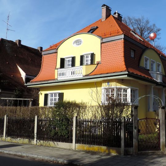 Rugendastraße 2