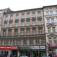 Mietshaus & Nebengebäude Karl-Marx-Straße 178