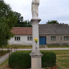Stĺp so sochou Panny Márie, socha