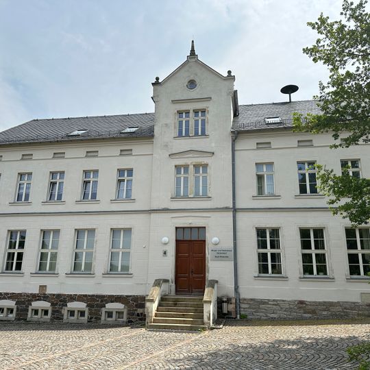Schule Schulplatz 4