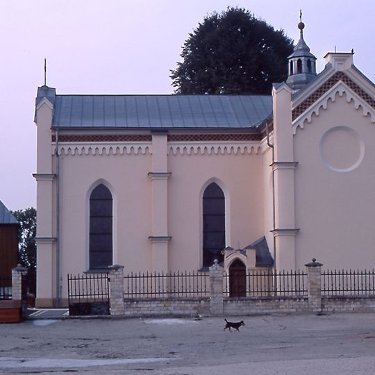 Kościół parafialny św. Anny w Bobiniu
