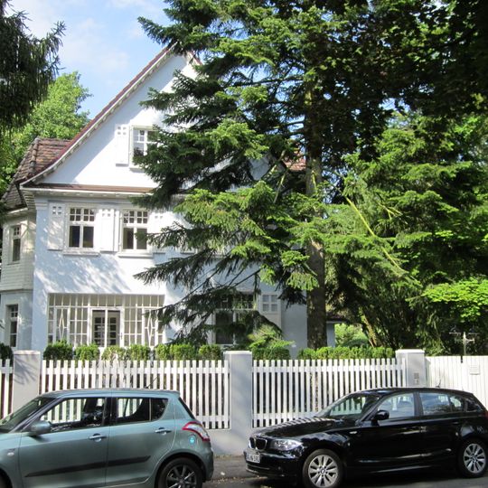 Ernst-Ludwig-Allee 10