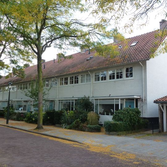 Witte Dorp: rij tweelaags panden