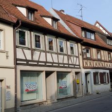 Wohn- und Geschäftshaus