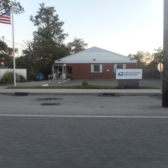Holtsville