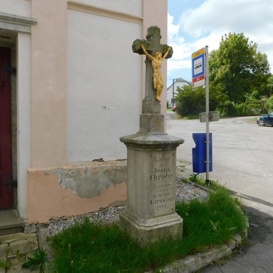 Kříž u kaple Narození Panny Marie v Kosově