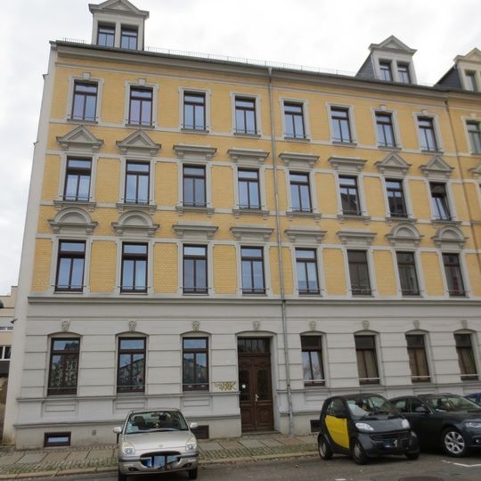 Mietshaus in halboffener Bebauung Leonhardtstraße 11