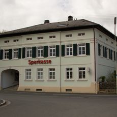 Wohn- und Geschäftshaus