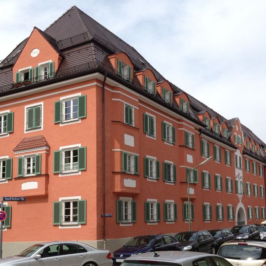 Category:Josef-Retzer-Straße 49/51/53/55