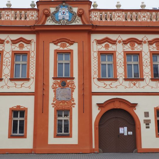 Pamětní deska Sixta z Ottersdorfu na domě Husovo náměstí 27 v Rakovníku