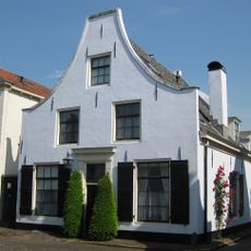 Huizerpoortstraat 2, Naarden