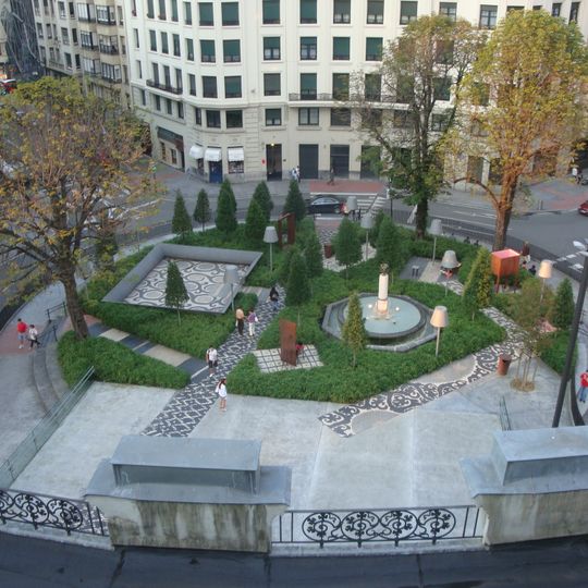 Arrikibar plazaren 2. zenbakiko eraikina