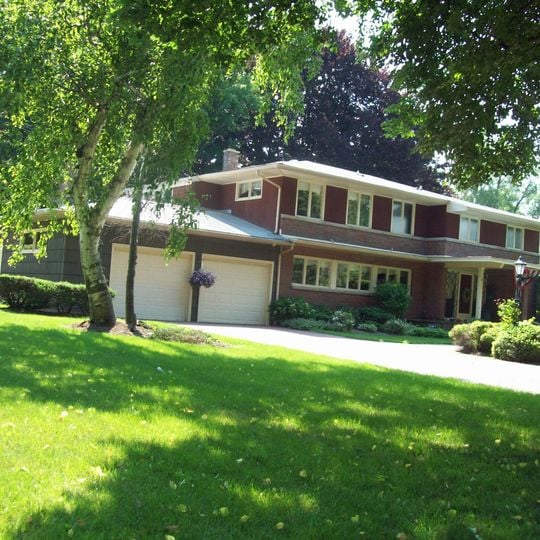 House at 8 Berkley Drive