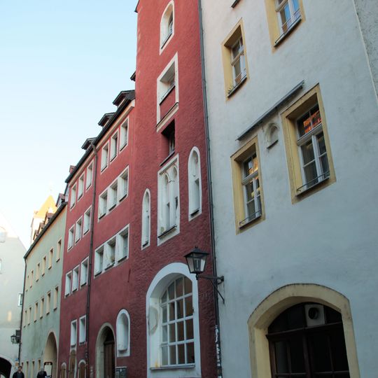 Wohnhaus, spätestens seit dem 16. Jahrhundert Teil des Gravenreutherhauses, Hinter der Grieb 8