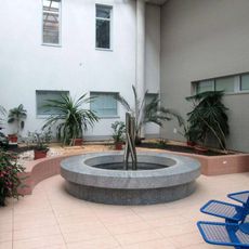 Kašna v budově nemocnice v Pelhřimově