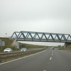 Železniční most přes dálnici D6 u Jenče