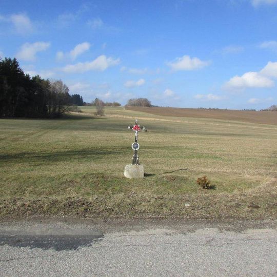 Kříž jižně od Boru u silnice do Stříteže