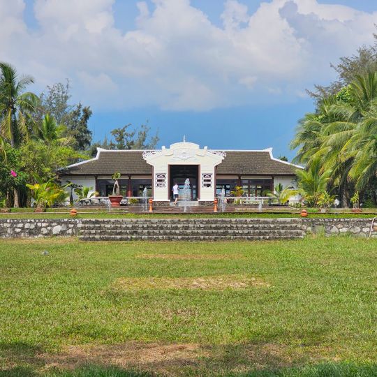 Lang Co Beach Resort Hue