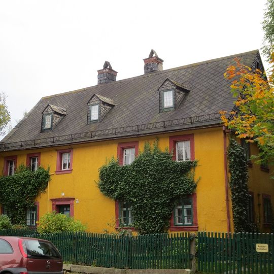 Wohnhaus mit Garten und Hinterhaus Carl-Hertel-Straße 17