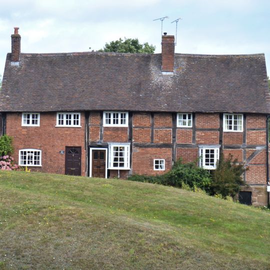 10 and 11, Castle Green
