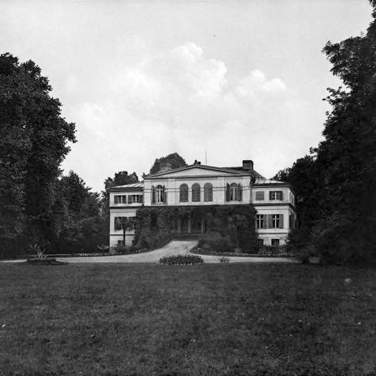 Dwór w Rogowie Legnickim