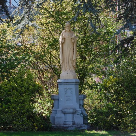 Statue of Sacred Heart of Jesus Christ