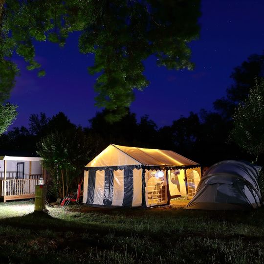 Camping les Civelles d'Ozon