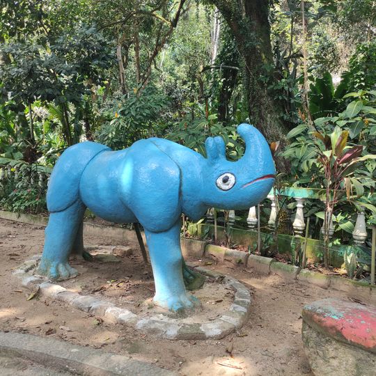 Escultura Naif - O Rinoceronte
