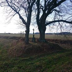 Kříž východně od Žďáru u rozcestí