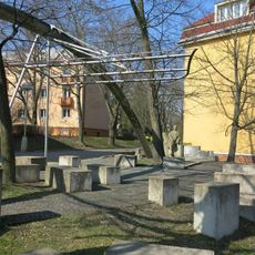 Památník aviatika Metoděje Vlacha v Havlíčkově ulici v Mladé Boleslavi