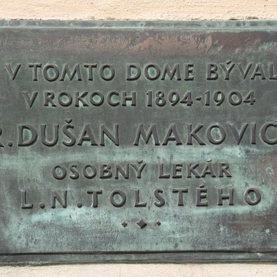 Dom Dušana Makovického, tabuľa pamätná