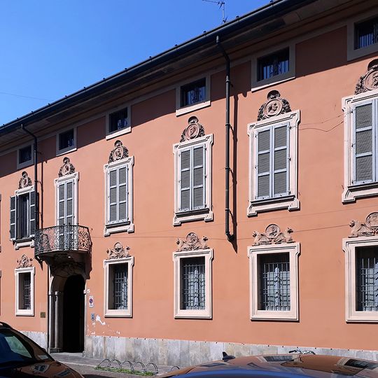 Via Giuseppe Garibaldi 42