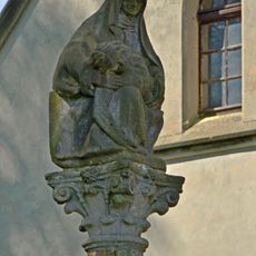 Sloup se sousoším Piety