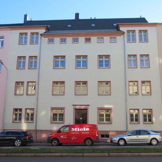 Mietshaus in geschlossener Bebauung Frankenberger Straße 102