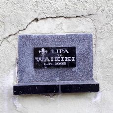 Pamětní deska osady Waikiki u Válcového mlýna