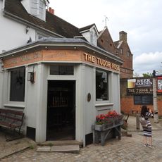 The Tudor Rose Public House