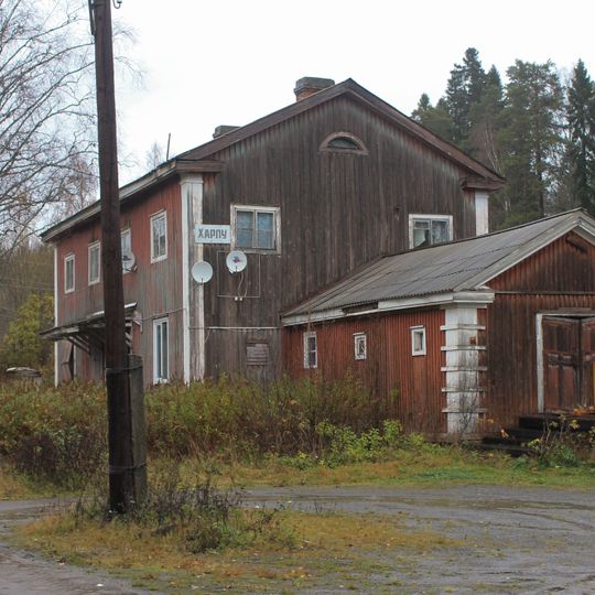 Harlu railway station building