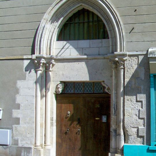 Hôtel-dieu de Louvres