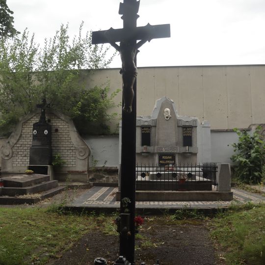 Hřbitovní kříž na Řeporyjském hřbitově