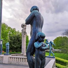 Statue