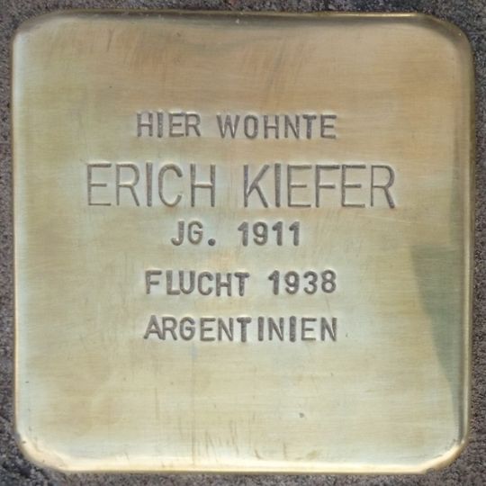 Stolperstein em memória de Erich Kiefer