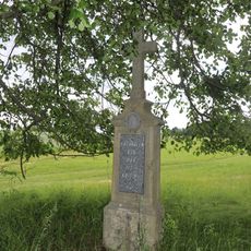 Kříž východně od Komárovic