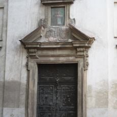 Sochy na průčelí kostela svatého Josefa v Brně