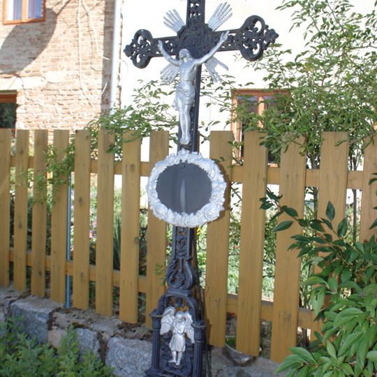 Křížek u čp. 22 v Rudolticích