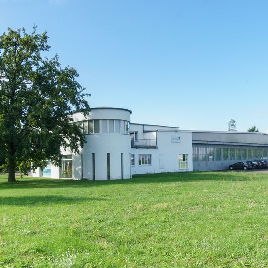 Hangar einer Kaserne Zum Fliegerhorst 11