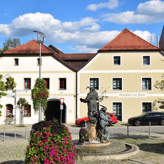 Ehemaliger Brauerei-Gasthof zum Rößl, heute Gasthaus Zur Post, Sitz des Postamtes 1852–1900