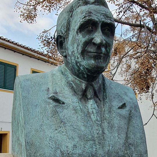 Busto de Araújo Correia