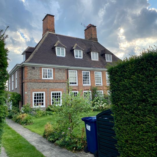 9 And 11, Erskine Hill Nw11