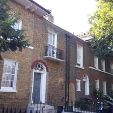 6-11, Rhondda Grove E3