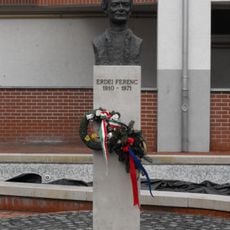 Erdei Ferenc-szobor (Posta utca)